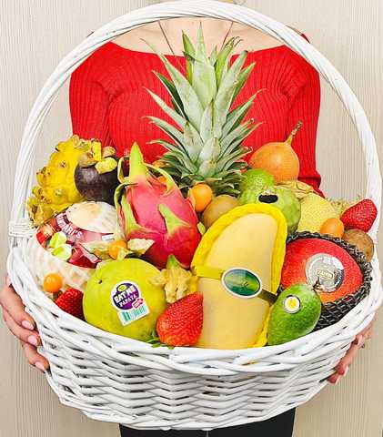 Купить в подарок корзины с фруктами и ягодами с доставкой от sauna-chelyabinsk.ru