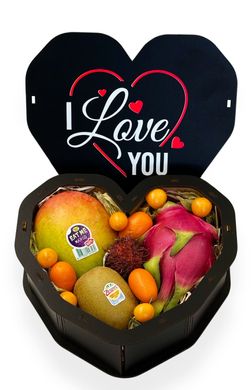 Коробка с экзотическими фруктами в форме сердца I love You (черная с питахаей) 1шт