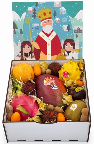 Бокс подарунковий "З днем Святого Миколая" з манго та двома видами пітахаї 1шт