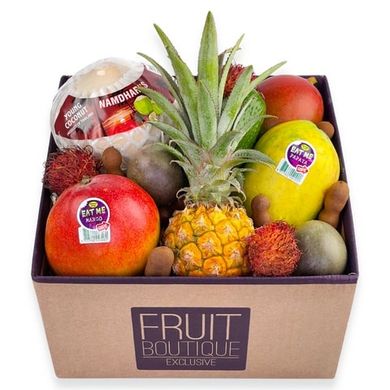экзотические фрукты в коробке
